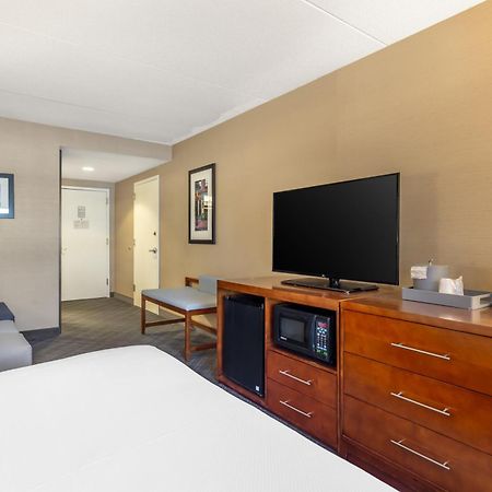 Comfort Inn&Suites Logan International Airport Revere Bagian luar foto
