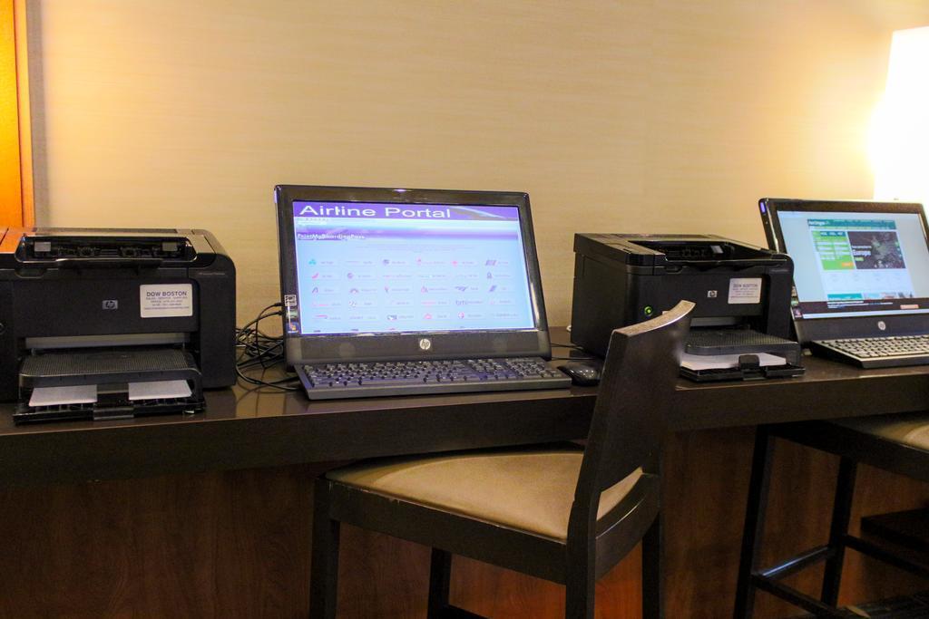 Comfort Inn&Suites Logan International Airport Revere Bagian luar foto
