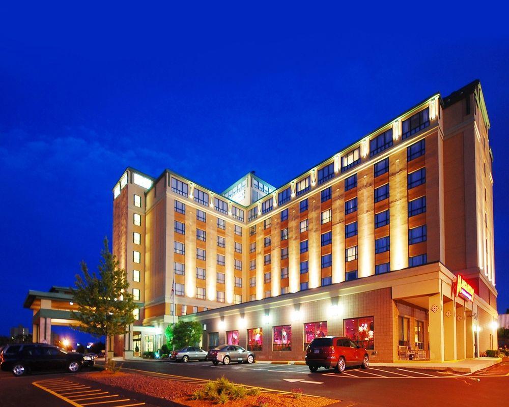 Comfort Inn&Suites Logan International Airport Revere Bagian luar foto