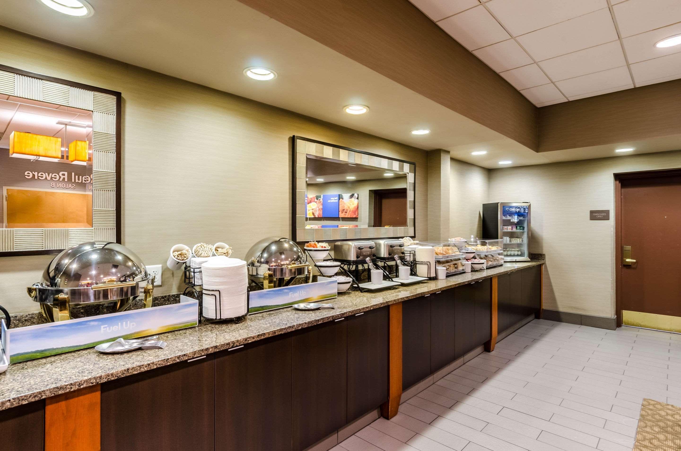 Comfort Inn&Suites Logan International Airport Revere Bagian luar foto