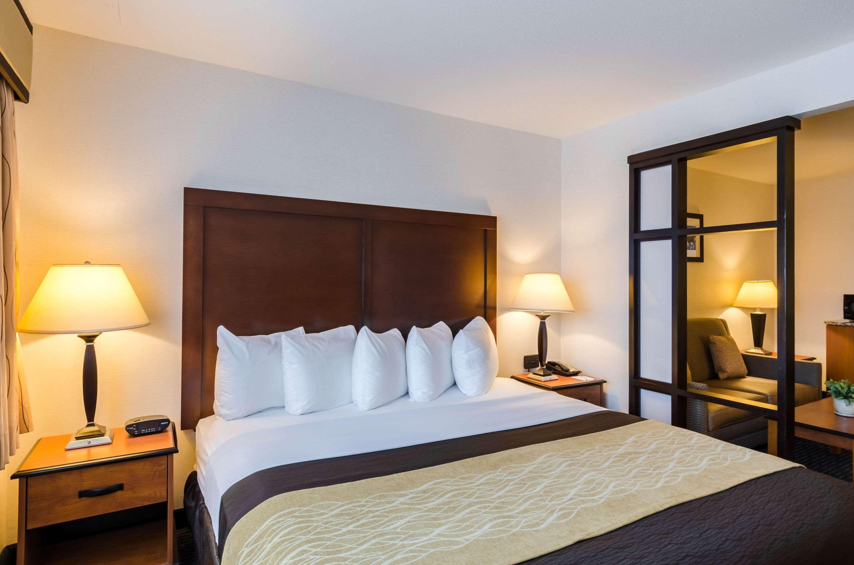 Comfort Inn&Suites Logan International Airport Revere Bagian luar foto
