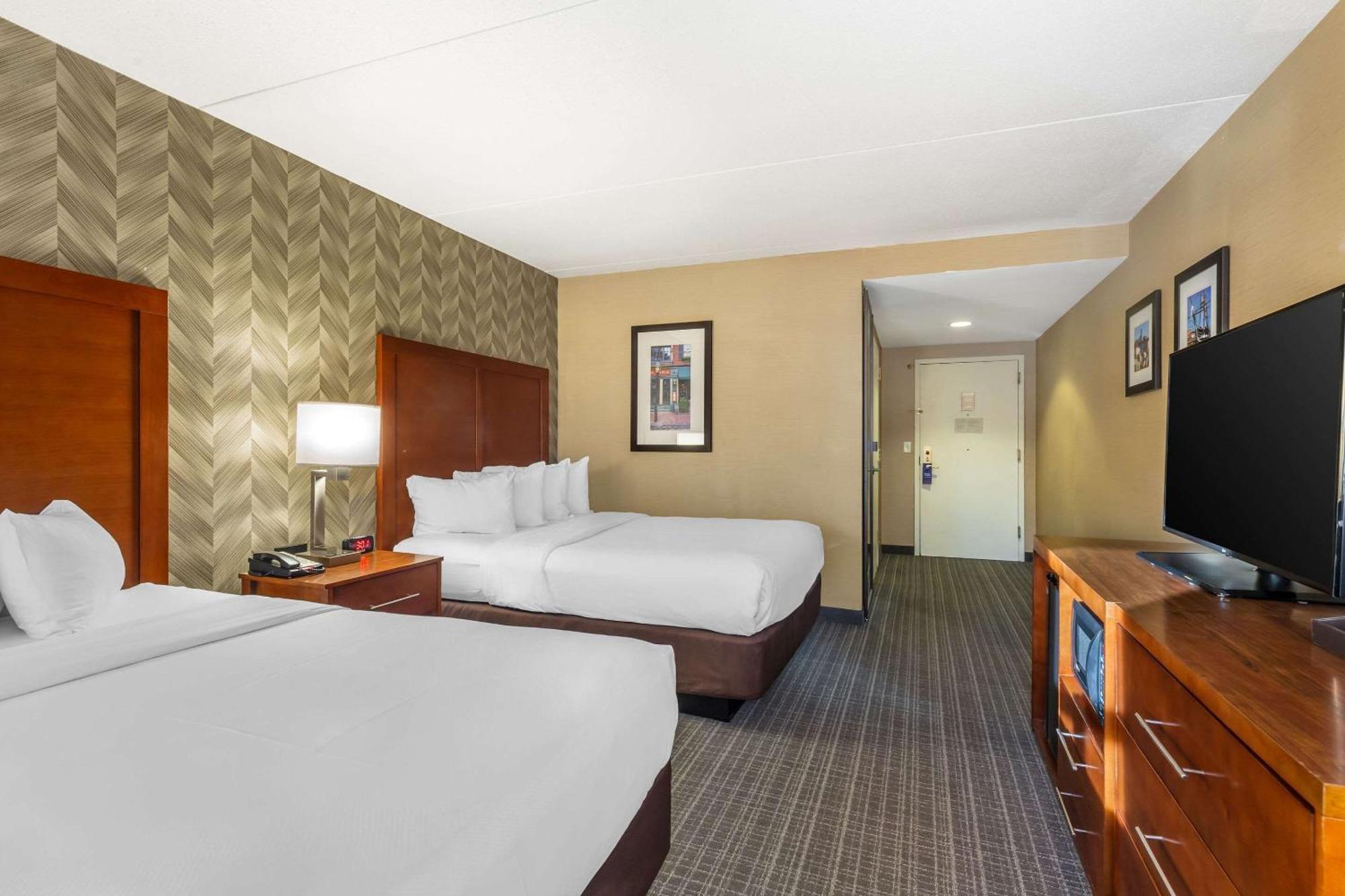Comfort Inn&Suites Logan International Airport Revere Bagian luar foto