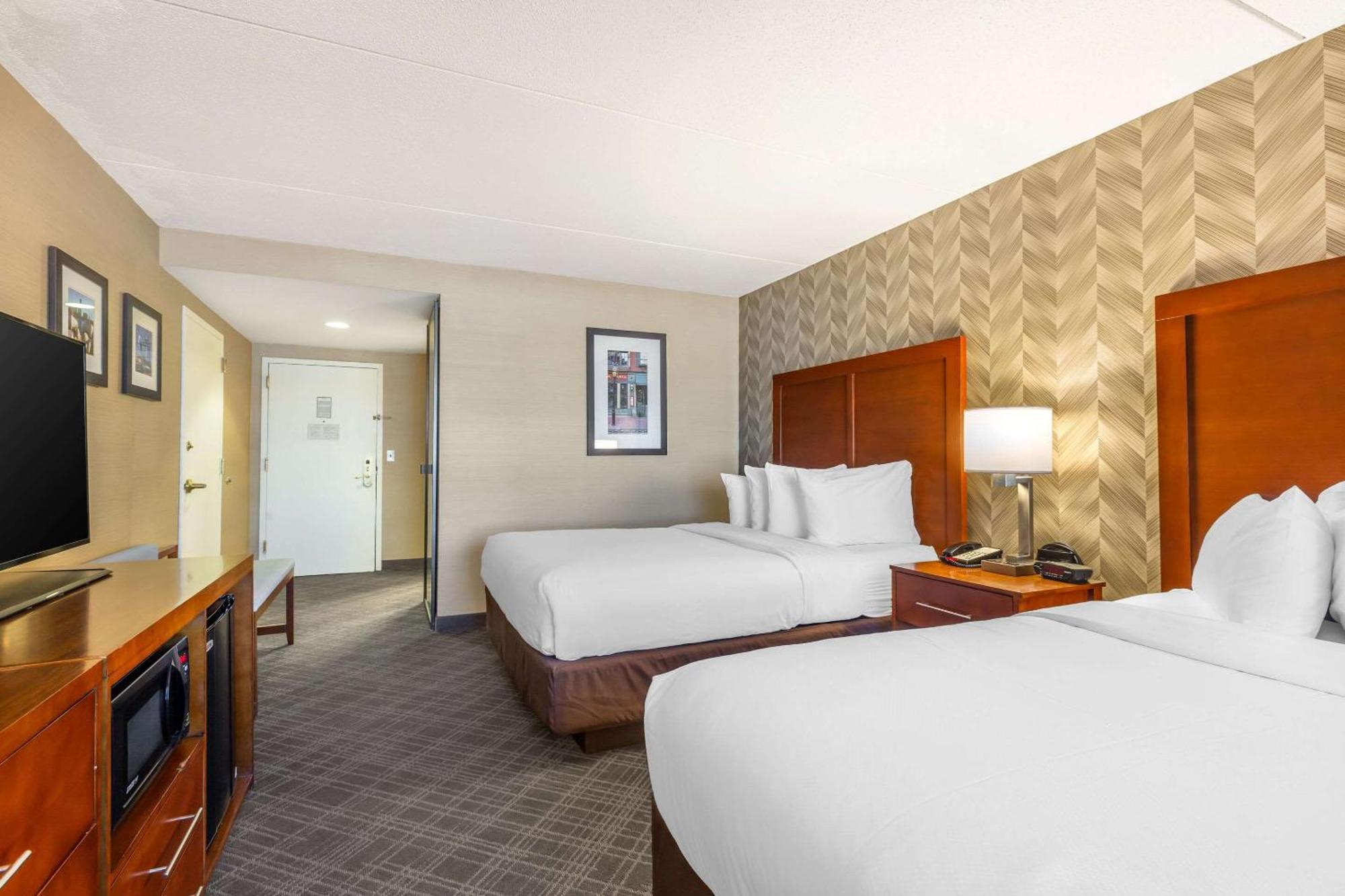 Comfort Inn&Suites Logan International Airport Revere Bagian luar foto
