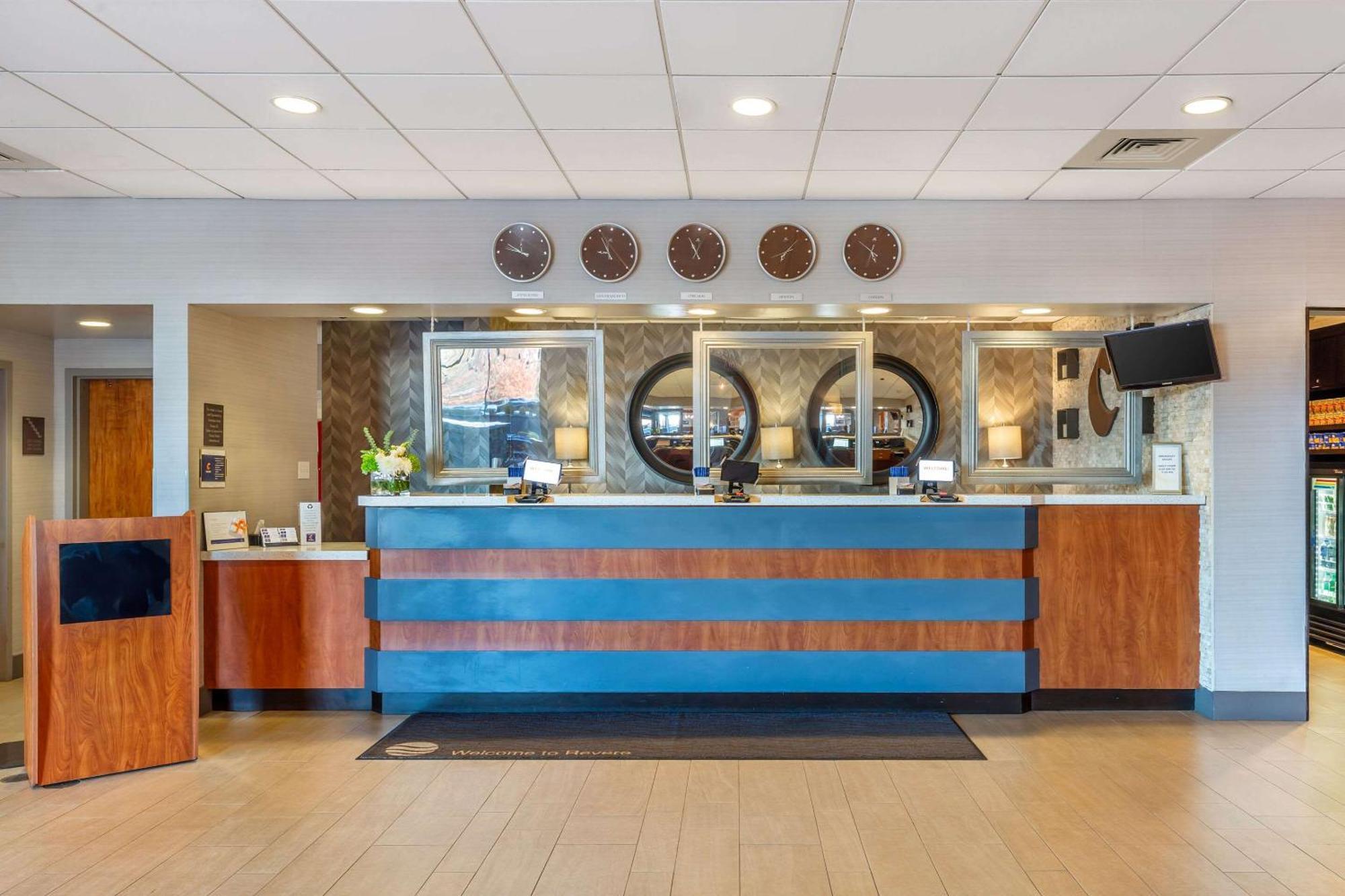 Comfort Inn&Suites Logan International Airport Revere Bagian luar foto
